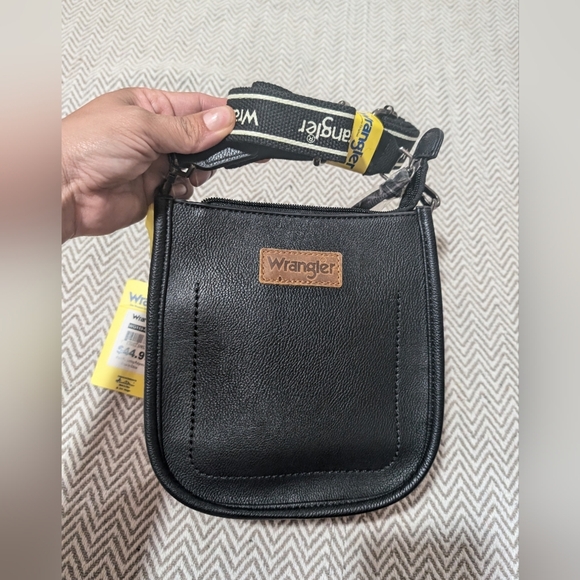 Wrangler Black Leather Shoulder Bag - Picture 4 of 12